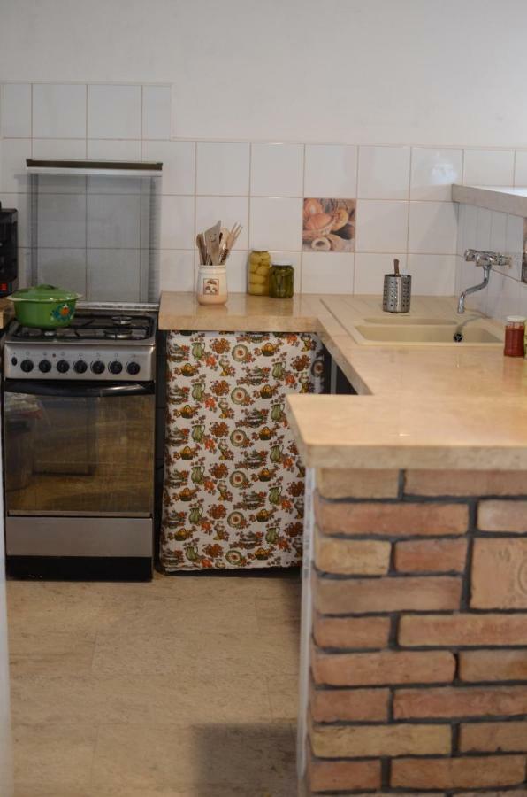 Gerecse Vendeghaz Hotel Sutto Buitenkant foto